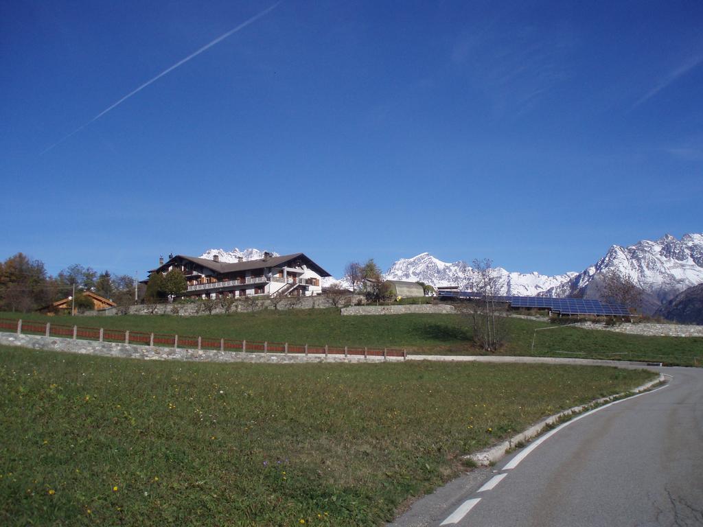 Agriturismo Plan D'Avie أَويستا الغرفة الصورة